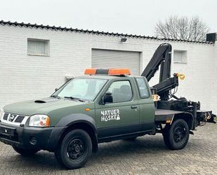 Nissan Nissan KingCab Pickup 2.5 D 4x4/AWD Kran 6,9m Ahk Gebrauchtwagen