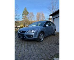 Ford Ford Focus 1,6 Ti-VCT Ghia Gebrauchtwagen