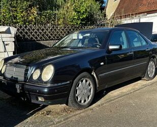 Mercedes-Benz Mercedes-Benz E 320 Elegance Aut. (W210) TÜV fälli Gebrauchtwagen