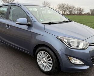 Hyundai Hyundai i20 1.4 Automatik Klima Zv. 4/5 Türer Tüv Gebrauchtwagen