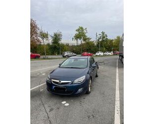 Opel Opel Astra 1.6 Cosmo Automatik Cosmo Gebrauchtwagen