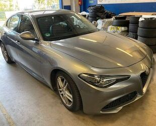 Alfa Romeo Alfa Romeo Giulia 2.2 Diesel 16V 132 kW AT8 Super Gebrauchtwagen