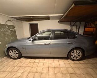 BMW BMW 318i - 1. Hand, Garagenfahrzeug. Gebrauchtwagen