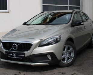 Volvo Volvo V40 D2 Cross Country KLIMA SHZ PDC TEMPOMAT Gebrauchtwagen