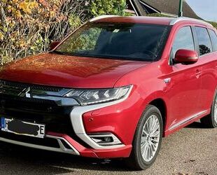 Mitsubishi Mitsubishi Plug-in Hybrid Outlander PLUS + Intro-P Gebrauchtwagen