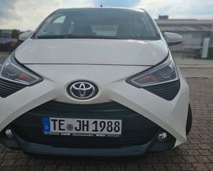 Toyota Toyota Aygo (X) 1,0-l-VVT-i x-play x-play Gebrauchtwagen