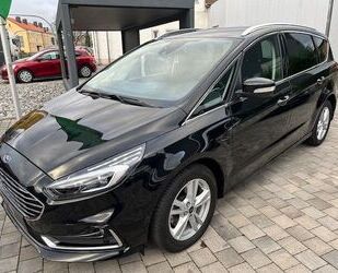 Ford Ford S-Max Titanium/LED/Anhängerkupplung/7-Sitzer Gebrauchtwagen