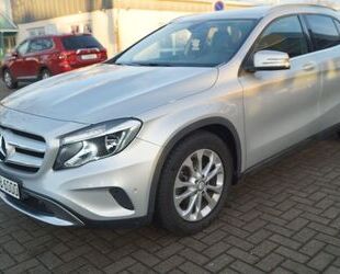 Mercedes-Benz Mercedes-Benz GLA 200 CDI Automatik / Navi / Tempo Gebrauchtwagen