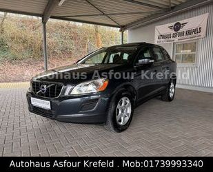 Volvo Volvo XC 60 Momentum AW*Panorama*AHK*SHZ*PDC*4X4 Gebrauchtwagen