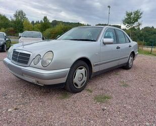 Mercedes-Benz Mercedes-Benz E 230 CLASSIC *Klimaanlage* 99 Tkm* Gebrauchtwagen