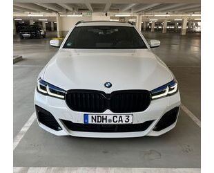 BMW BMW 530d T M Laser H&K AdFW DAProf IALenk Pano M Gebrauchtwagen