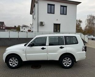 Mitsubishi Mitsubishi Pajero 3.2 DI-D Basis*AUT*KLIMA*7 Sitze Gebrauchtwagen