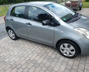 Toyota Toyota Yaris 1,0-l-VVT-i Cool Cool Gebrauchtwagen