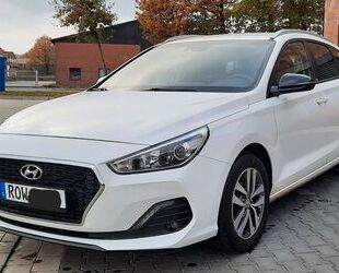 Hyundai Hyundai i30 YES, Kombi,NAVI,AHK,ALU,SHZ, Kamera,Kl Gebrauchtwagen