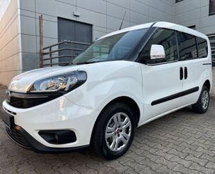 Fiat Fiat DOBLO 1.6 JTDM SX HIGH NAVI/RFK/PDC/KLIMAAUT/ Gebrauchtwagen