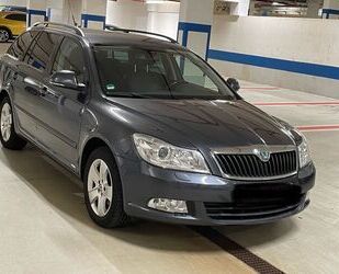 Skoda Skoda Octavia Elegance/DSG/1.Hd/Leder/Xenon/Klimaa Gebrauchtwagen