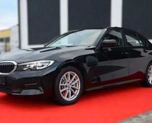 BMW BMW 330 Baureihe 3 Lim. 330 i xDrive Advantag/1.HA Gebrauchtwagen