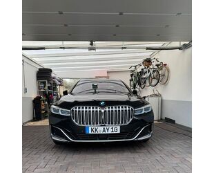 BMW BMW 740d xDrive -Schiebedach Garagenö.1.Hand, Läse Gebrauchtwagen