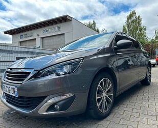 Peugeot Peugeot 308 Allure NAVI PANORAMA EURO 6 Gebrauchtwagen