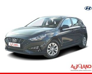 Hyundai Hyundai i30 HB 1.5 Klima Tempomat PDC USB BT Gebrauchtwagen