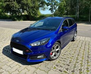 Ford Ford Focus 2,0 EB ST Leder-Exklusiv-Paket Turnier Gebrauchtwagen