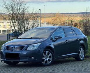 Toyota Toyota Avensis Combi 2.2 D-4D Automatik Executive Gebrauchtwagen