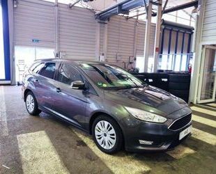 Ford Ford Focus 1.5 TDCi Business Navi PDC Tempom. Gebrauchtwagen