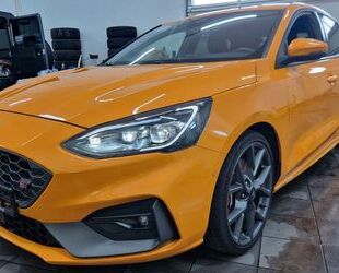 Ford Ford Focus Limo ST Performance 1.Hand Digital Kame Gebrauchtwagen