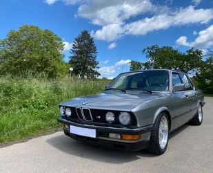 BMW BMW 535i E28 lachssilber Gebrauchtwagen