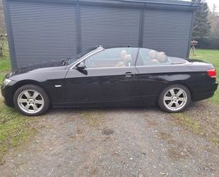 BMW BMW 320i Cabrio 2. Hand Automatik Xenon Navigatio Gebrauchtwagen