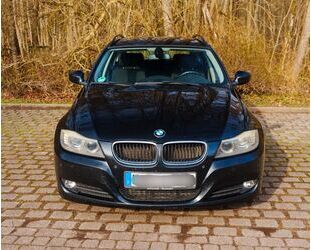 BMW BMW 318d Touring - Navi AHK Xenon ALU Gebrauchtwagen