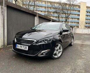 Peugeot Peugeot 308 SW 2.0 D Automatik EU6 Pano Kamera Gebrauchtwagen