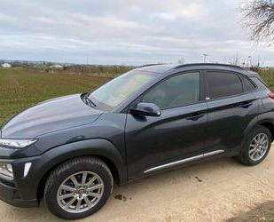 Hyundai Hyundai Kona 1.0 T-GDI Premium Premium mit Schiebe Gebrauchtwagen