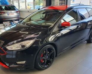 Ford Ford Focus 2,0TDCi 110kW DPF ST-Line Black Turnie. Gebrauchtwagen