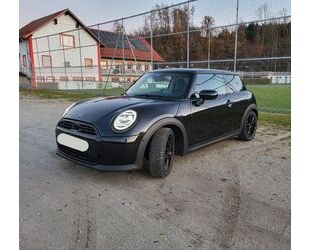 Mini MINI Cooper C Classic Trim, Paket L, 2024, F66 Gebrauchtwagen