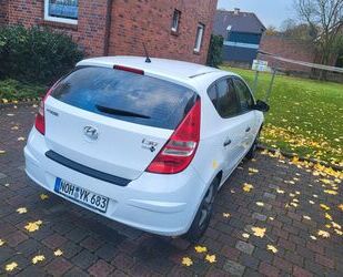 Hyundai Hyundai i30 blue 1.4 Classic Classic Gebrauchtwagen