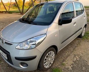 Hyundai Hyundai i10 1.1 Edition+*TÜV+SERVICE NEU*ALLWETTER Gebrauchtwagen