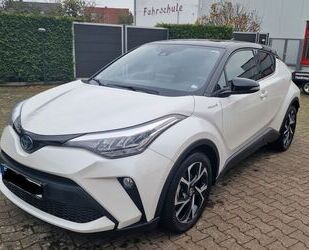 Toyota Toyota C-HR 2.0-l-VVTi Hybrid Team Deutschland Tea Gebrauchtwagen