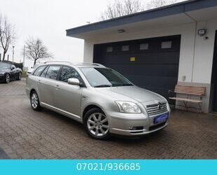 Toyota Toyota Avensis Combi Sol 2,2-l-D-CAT KLIMA+ALU+AHK Gebrauchtwagen