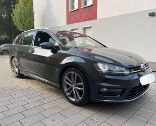 VW Volkswagen Golf 1.6 TDI DSG R-line*Navi*Pano*Xenon Gebrauchtwagen