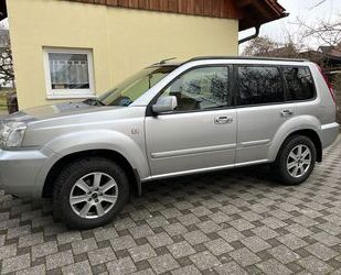 Nissan Nissan X-Trail (T30) 4x4 elegance 2.5 Elegance Gebrauchtwagen