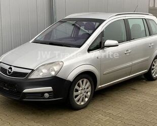 Opel Opel Zafira B Cosmo 1.9 CDTi PDC Panorama TÜV 02.2 Gebrauchtwagen