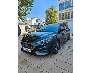 Ford Ford Focus 2,3 EcoBoost ST Turnier ST Gebrauchtwagen