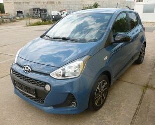 Hyundai Hyundai i10 1.0 Passion DAB Tempomat SHZ 1Hand SHG Gebrauchtwagen