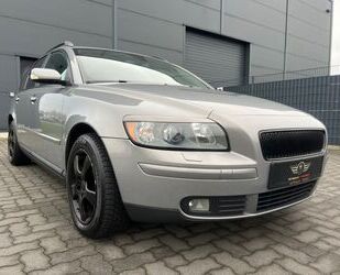 Volvo Volvo V50 Kombi 2.4 Momentum+TEMPO+KLIMAA+BI-XENON Gebrauchtwagen