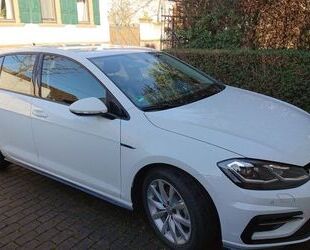 VW Volkswagen Golf 1.5 TSI Comfortline R-Line AHK LED Gebrauchtwagen