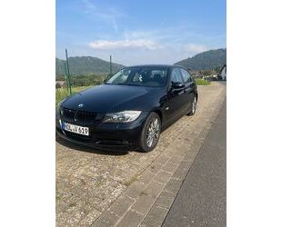 BMW BMW 320i - Gebrauchtwagen