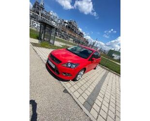 Ford Ford Focus 2,0 ST Line keyless Go 8 Fach bereift Gebrauchtwagen