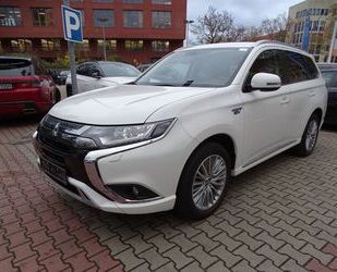 Mitsubishi Mitsubishi Outlander 2.4 PHEV Basis 4WD Automatik Gebrauchtwagen