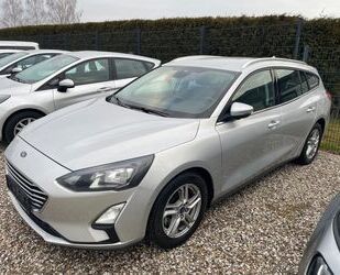 Ford Ford Focus Turnier 1.0 EB Cool & Connect Automatik Gebrauchtwagen